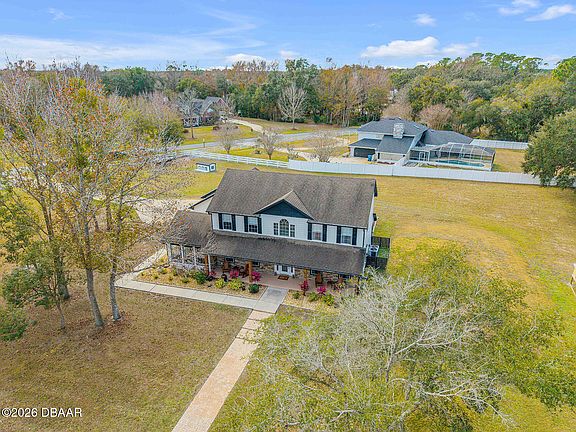 2nd image of 330 Country Circle Dr E