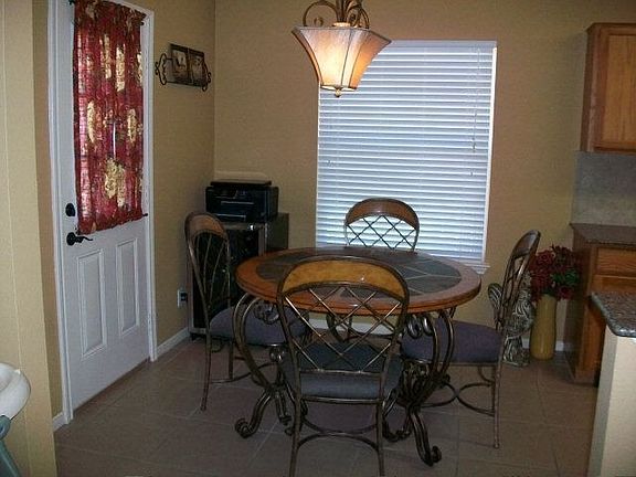 4th image of 120 Clydesdale Ln