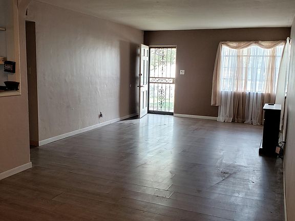 5th image of 1837 Valencia Dr NE