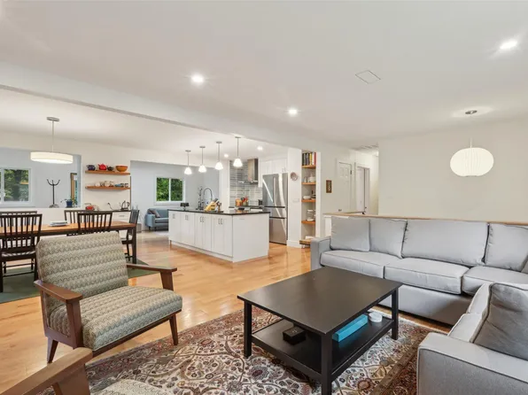 39 Roe Avenue, Cornwall, NY 12520