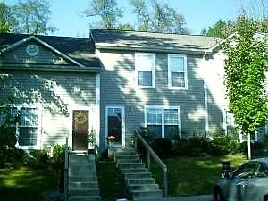 122 Hartford Ct photo 1