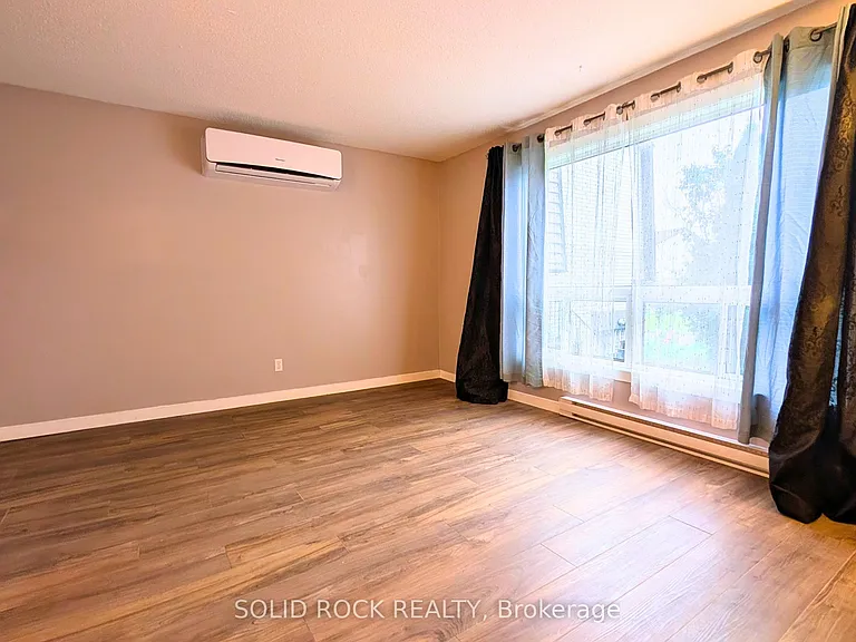 29 Woodvale Grn #B — Photo 6