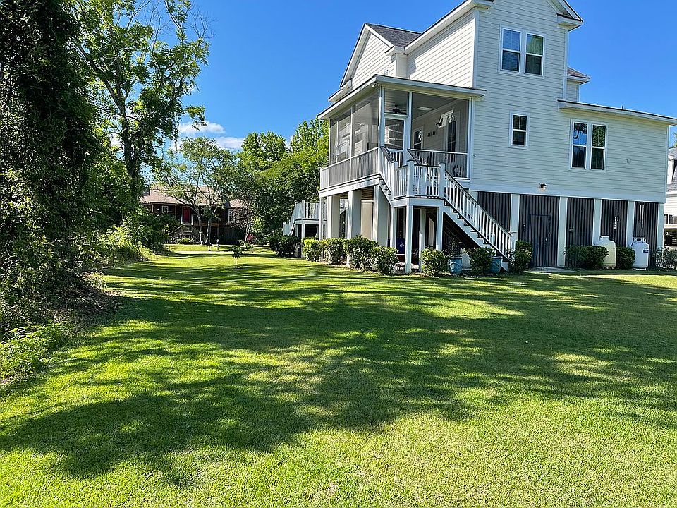 2nd image of 3689 Nassas St