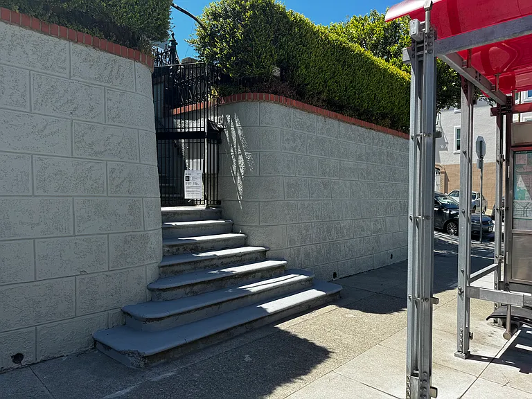 1657 Mason St — Photo 2