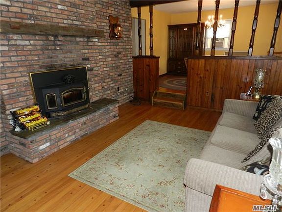 5th image of 10 Indian Orchard Ln