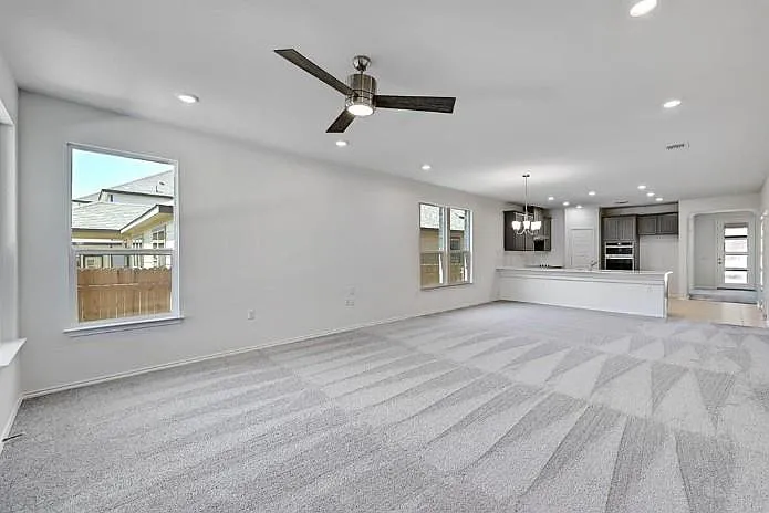 3 bed, 2.5 bath, 2089 sqft, $2,600 — Photo 3