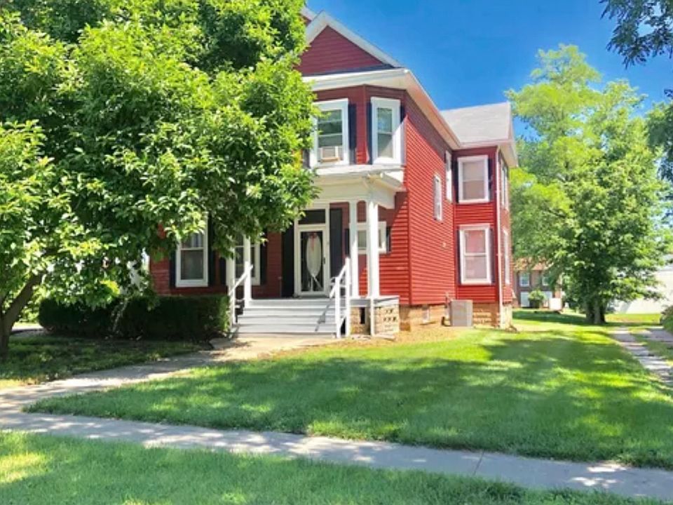 1st image of 211 Pleasant St #1