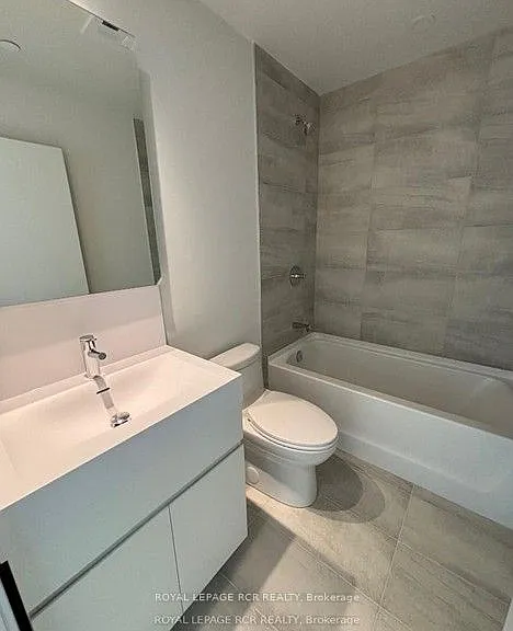 39 Mary St #2402 — Photo 9