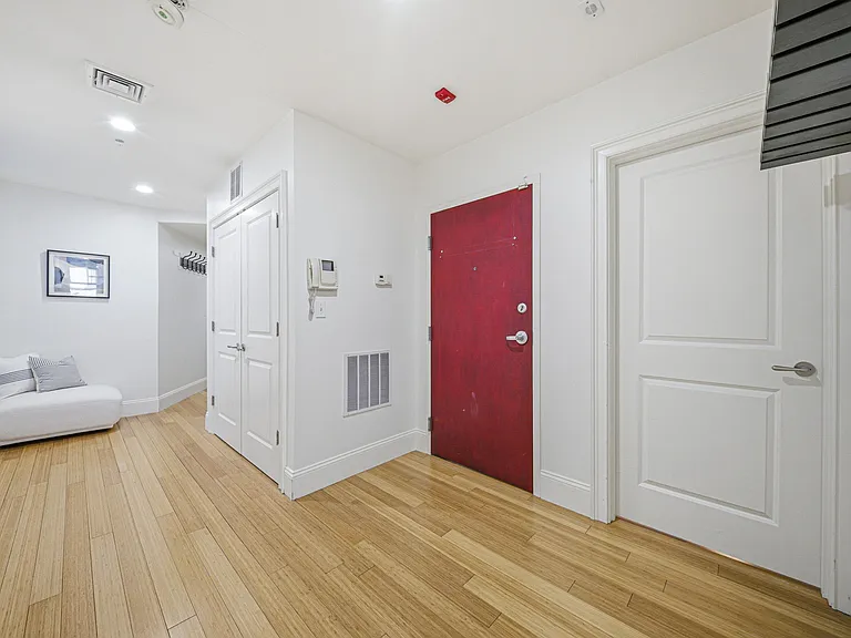 55 Temple Pl #4 — Photo 22