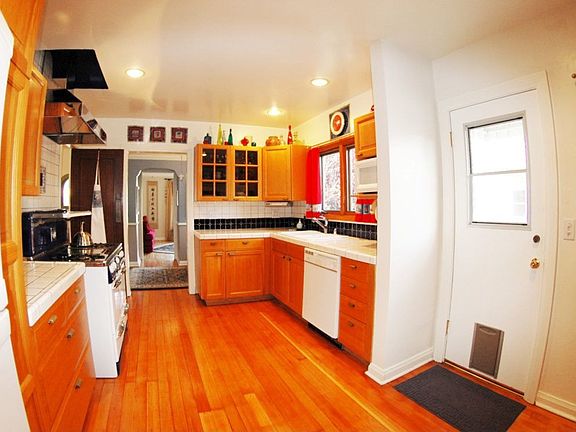 5th image of 3711 Lime Ave