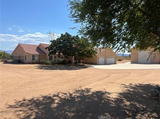 6825 Bandicoot Trl, Oak Hills, CA 92344