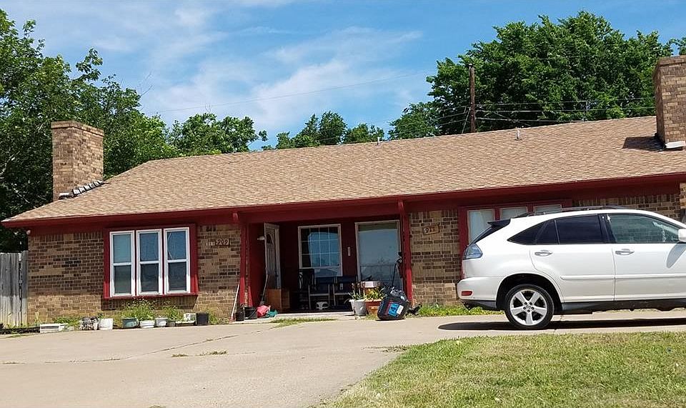 1st image of 909 Southmoor Dr
