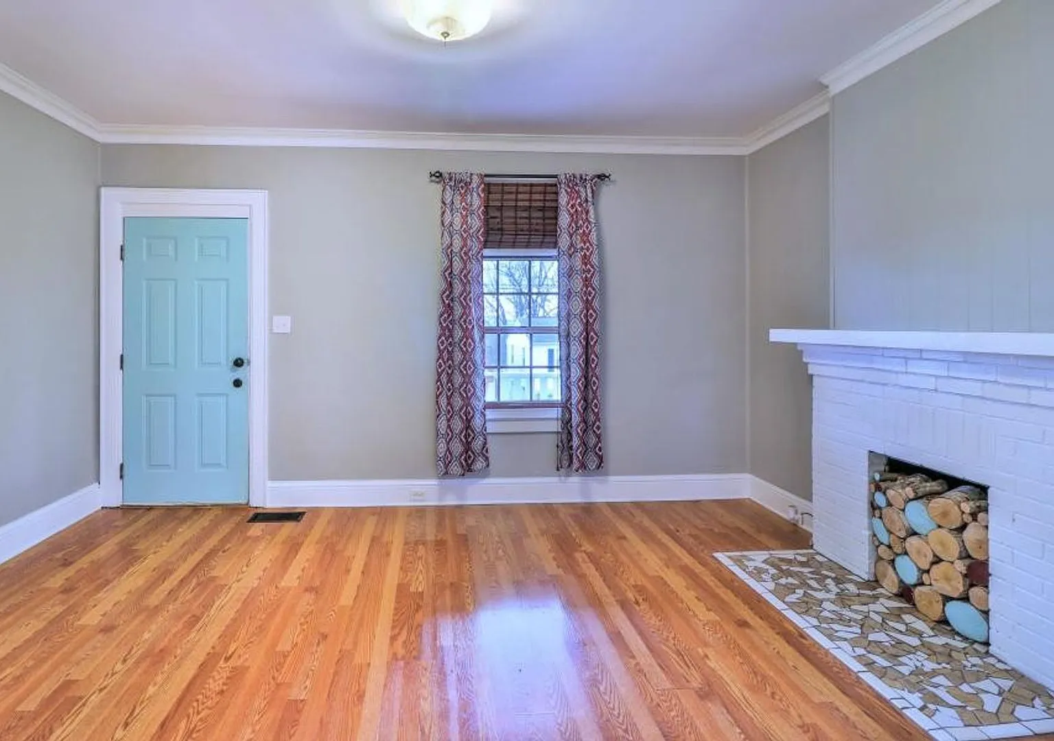 3 bed, 2.0 bath, 1351 sqft, $2,200 — Photo 4