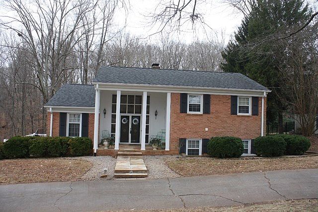 1st image of 716 Beechnut Ln
