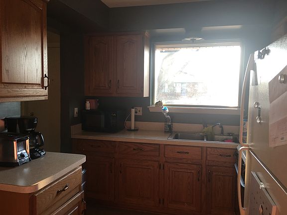 5th image of 8469 Hugh St