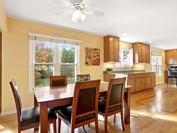 4th image of 1209 Chesham Ct