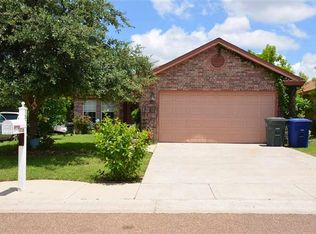 1516 Denmark Ln, Laredo, TX 78045