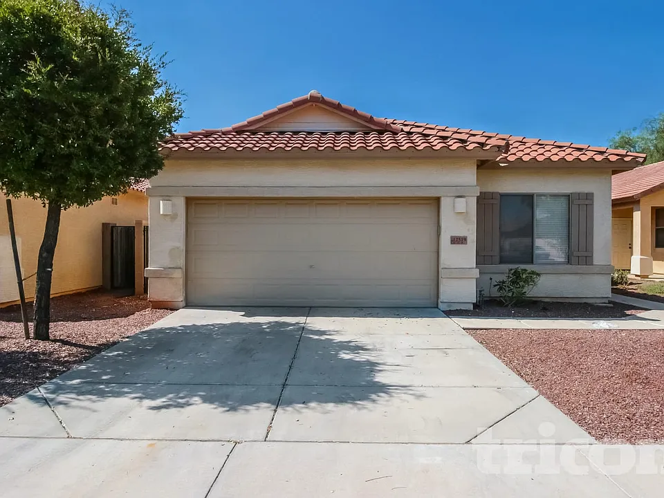 12519 W Estero Ln