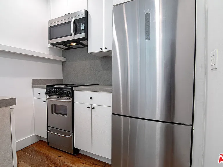 2553 1/2 Glen Green St — Photo 12