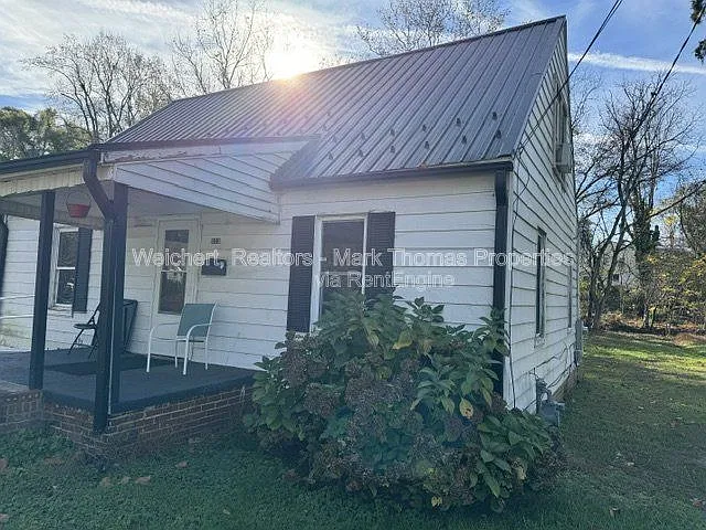 325 Depot St