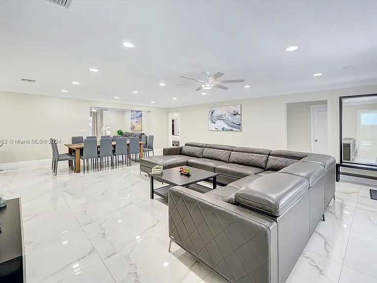 1307 Rodman St — Photo 11