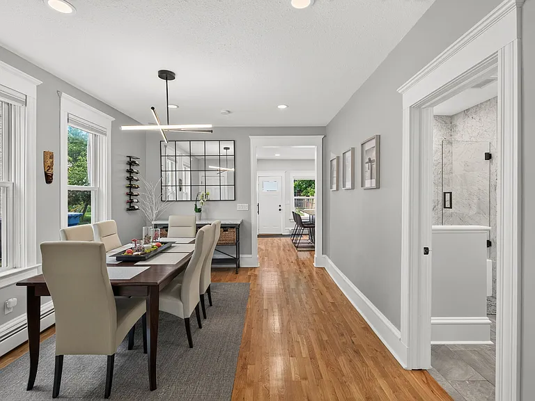 419 2nd St NE — Photo 3