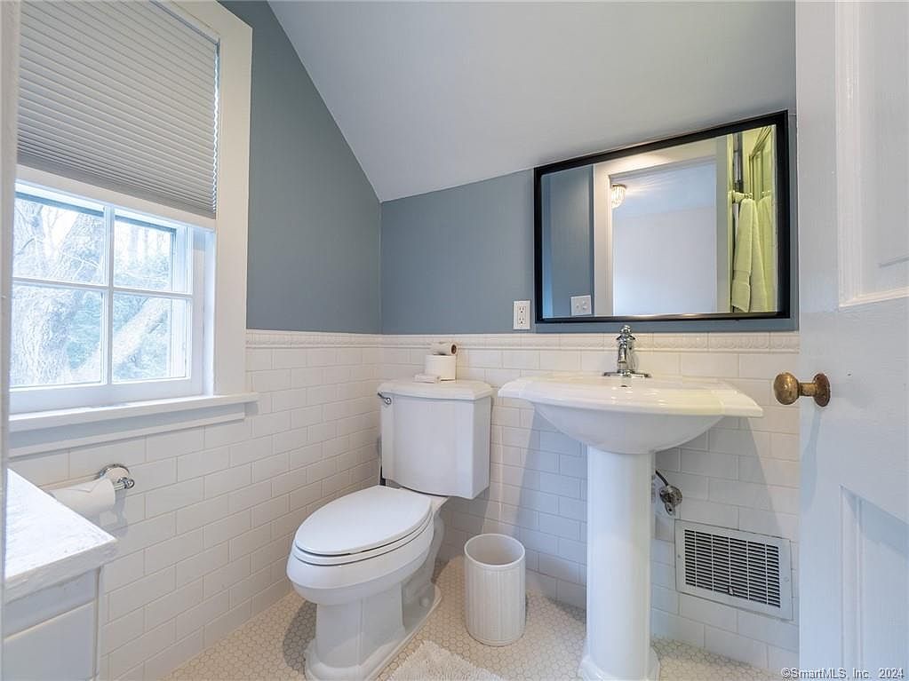 11 Cranbury Rd, Norwalk, CT 06851 Zillow