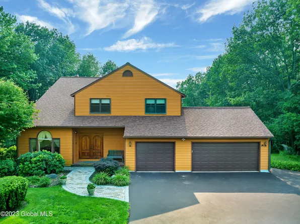 15 Budd Lane, East Greenbush, NY 12061