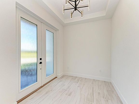 3rd image of 6023 White Mangrove Ln