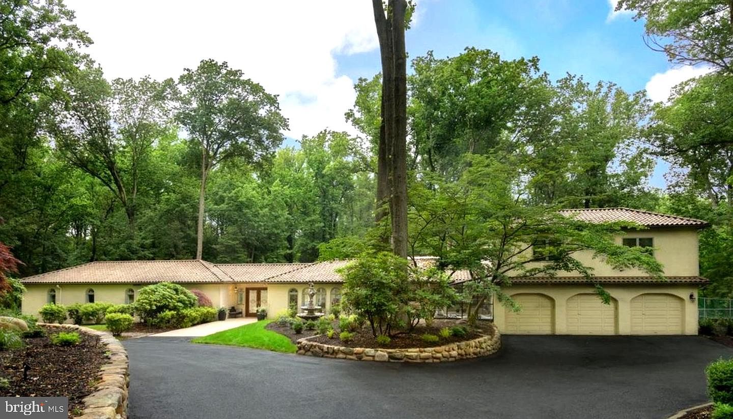 1121 Winding Dr, Cherry Hill, NJ 08003 | MLS #NJCD2109898 | Zillow