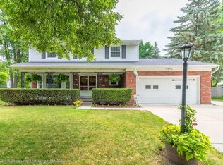 2200 Montego Dr, Lansing, MI 48912