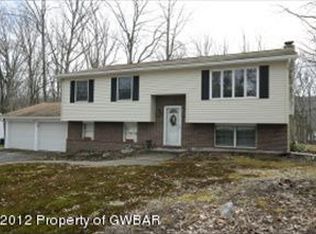 14 Old North Rd, Mountain Top, PA 18707