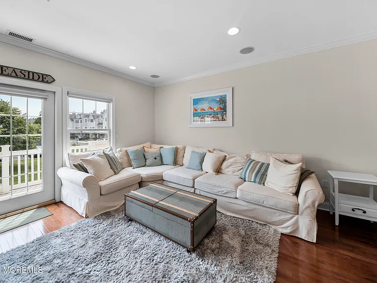 302 Villa Dr — Photo 16