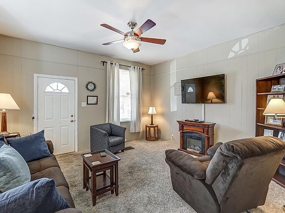 3rd image of 408 Jefferson Ave