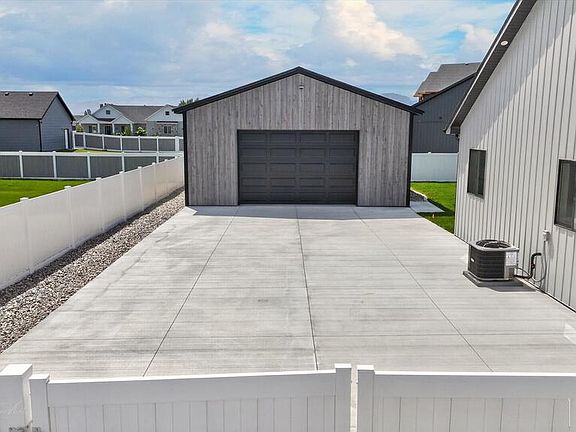 4th image of 14963 Westfield Ave