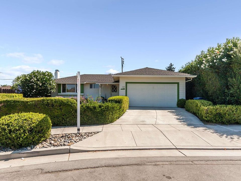 1st image of 1068 Freestone Ave