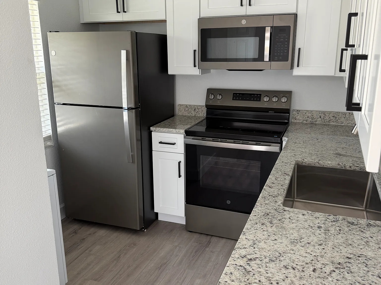 11805 Alafaya Woods Ct — Photo 2