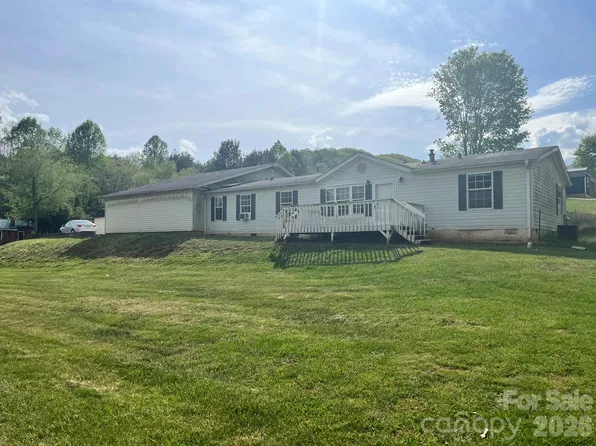 3 S Creek Dr, Leicester, NC 28748