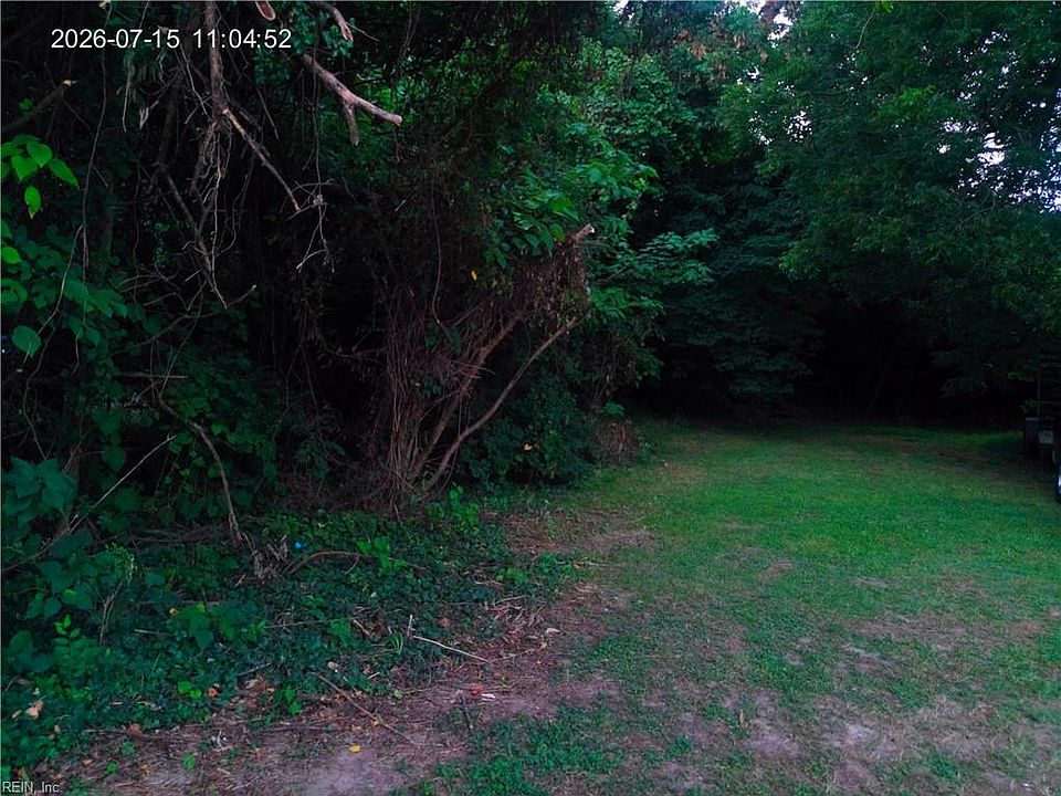2nd image of 916 Quash St