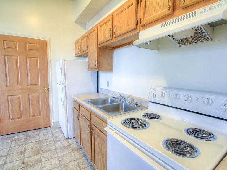 921 William H Taft Rd — Photo 6