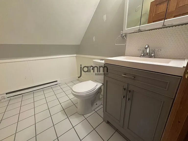 3228 E Fairfax Rd — Photo 8