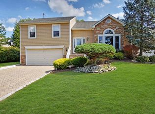 26 Heritage Dr, Howell, NJ 07731