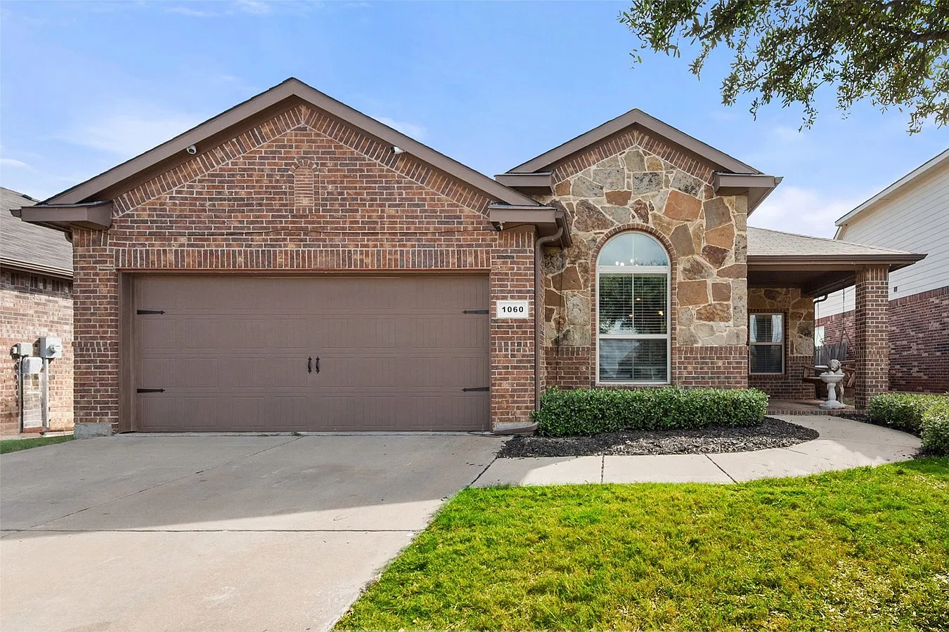 3 bed, 1822 sqft, $2,195 — Photo 1