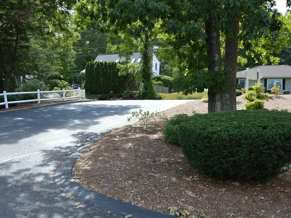 69 Milliken Ave APT 24, Franklin, MA 02038