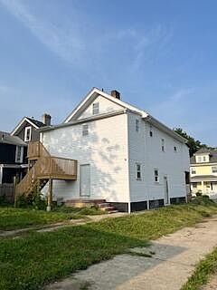 3rd image of 85 1/2 S Wheatland Ave