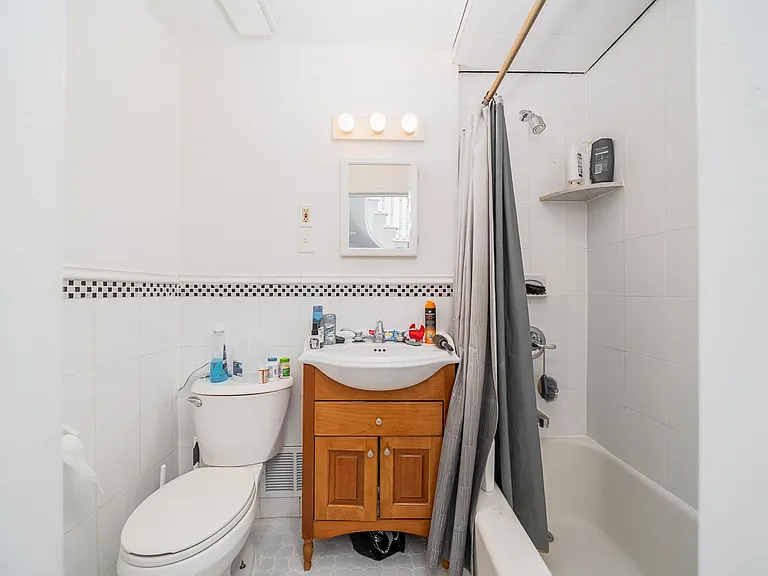 1009 Park Ave #2 — Photo 10