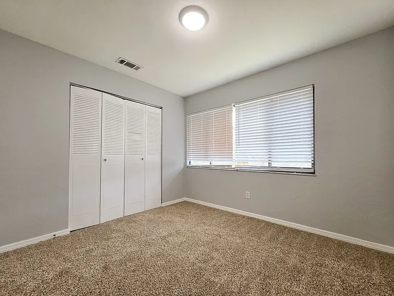 6210 SW 8th Ln — Photo 10