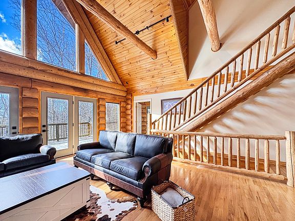 2nd image of 232 Broadwater Ct