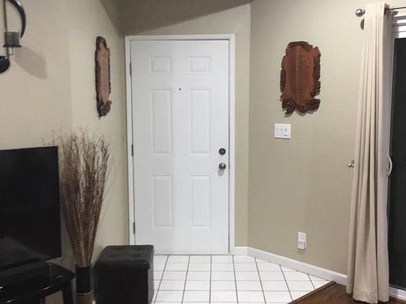 4th image of 2928 Flint St #102