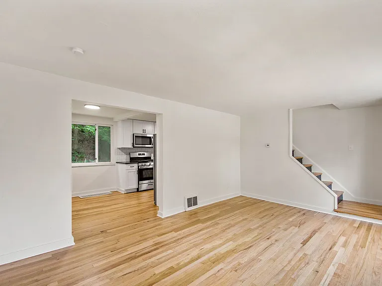 217 Saylong Dr — Photo 9